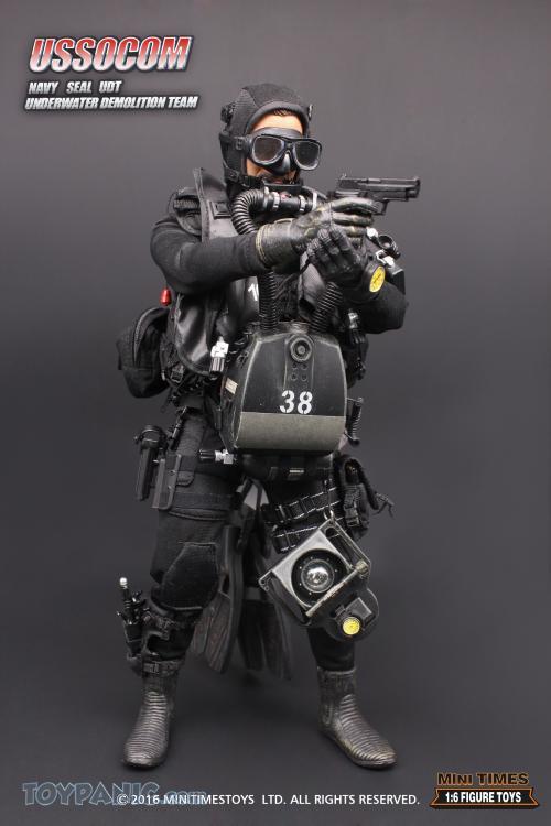 1//6 Scale 21 Toys Navy SEAL Night Ops Flippers